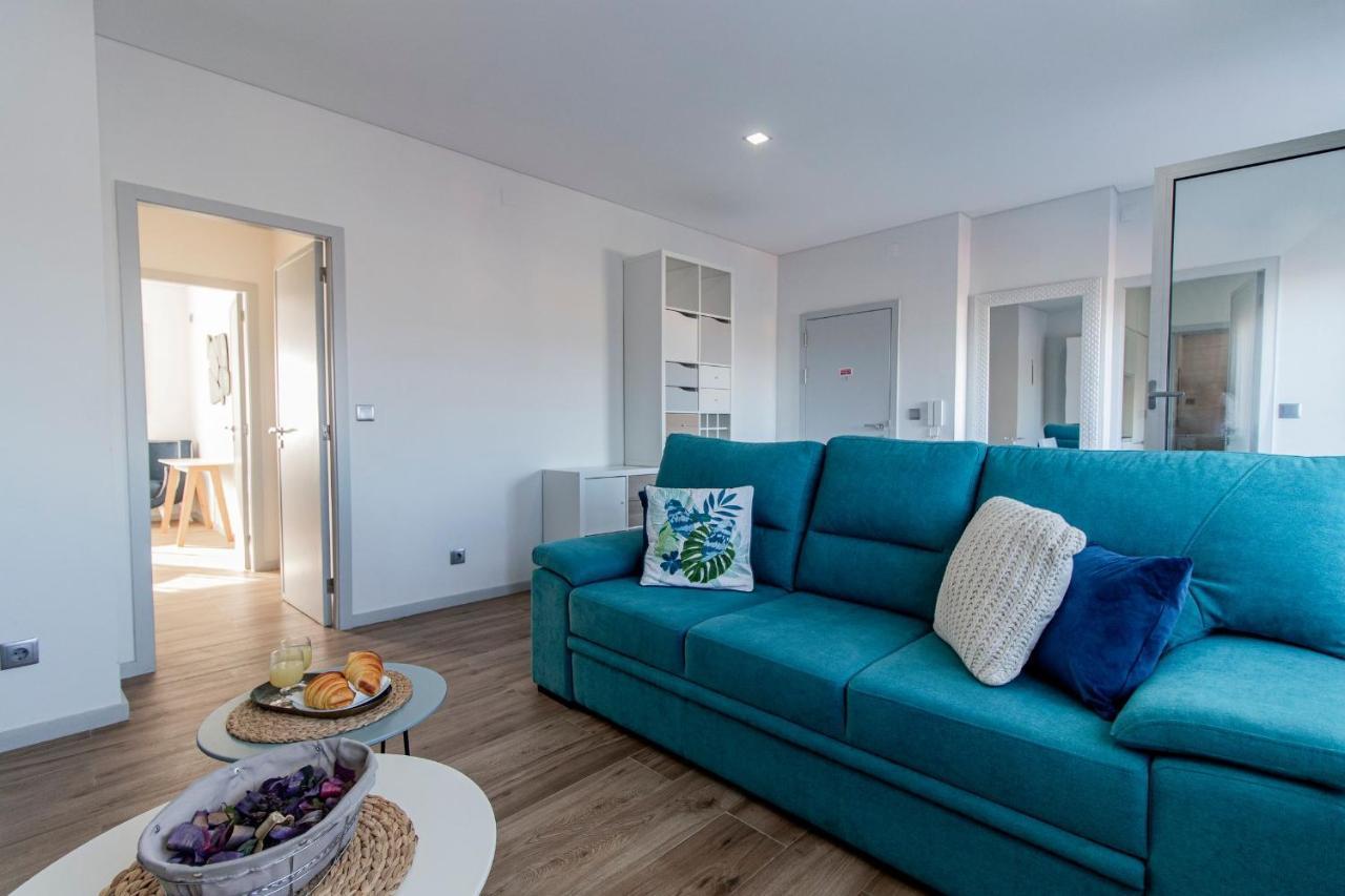 Downtown 1Br Apartment W/ Balcony By Lovelystay Porto Exterior foto